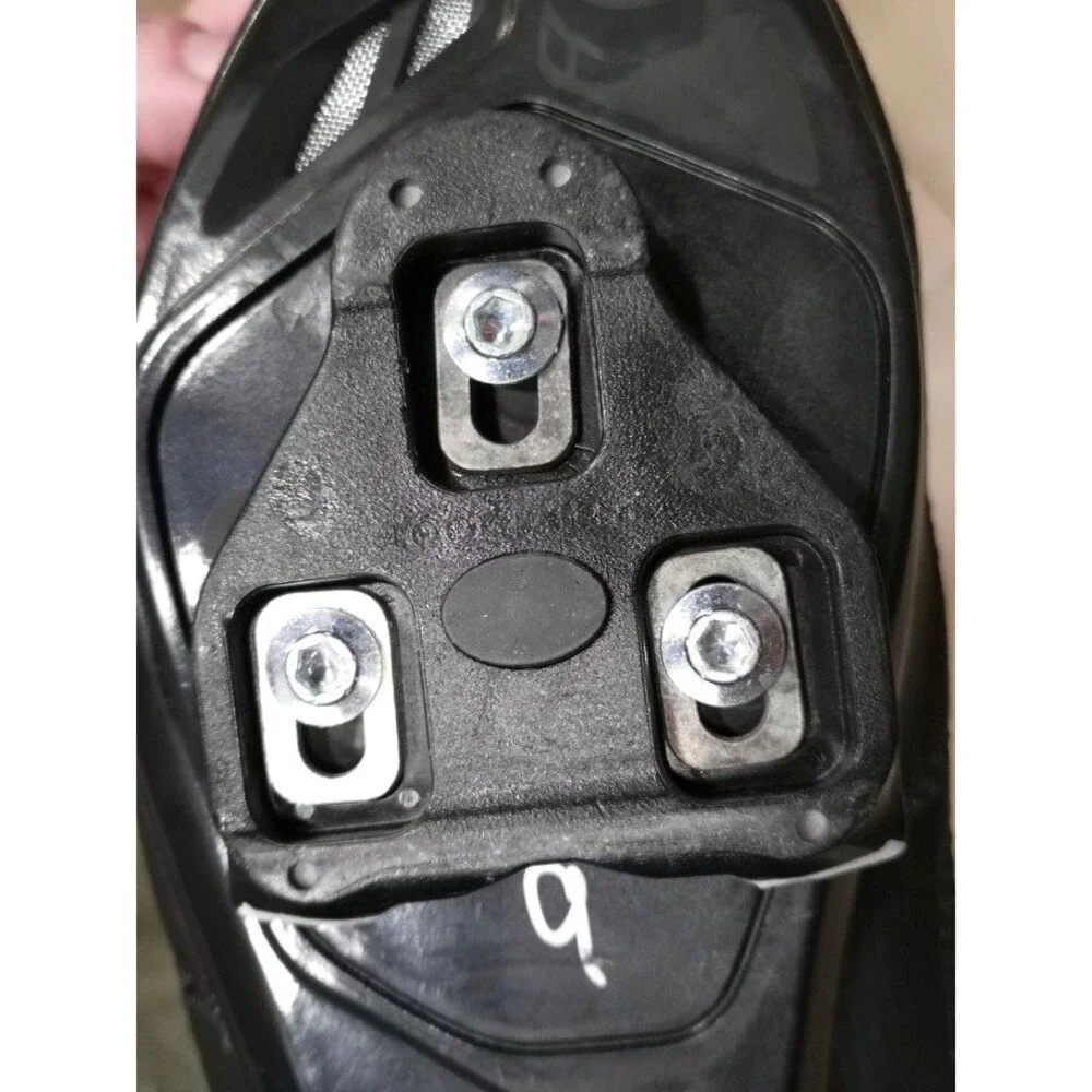 New Black Color Pearl Izumi Men Canyon Size 11.5 US / 46 EU Biking Shoes Display